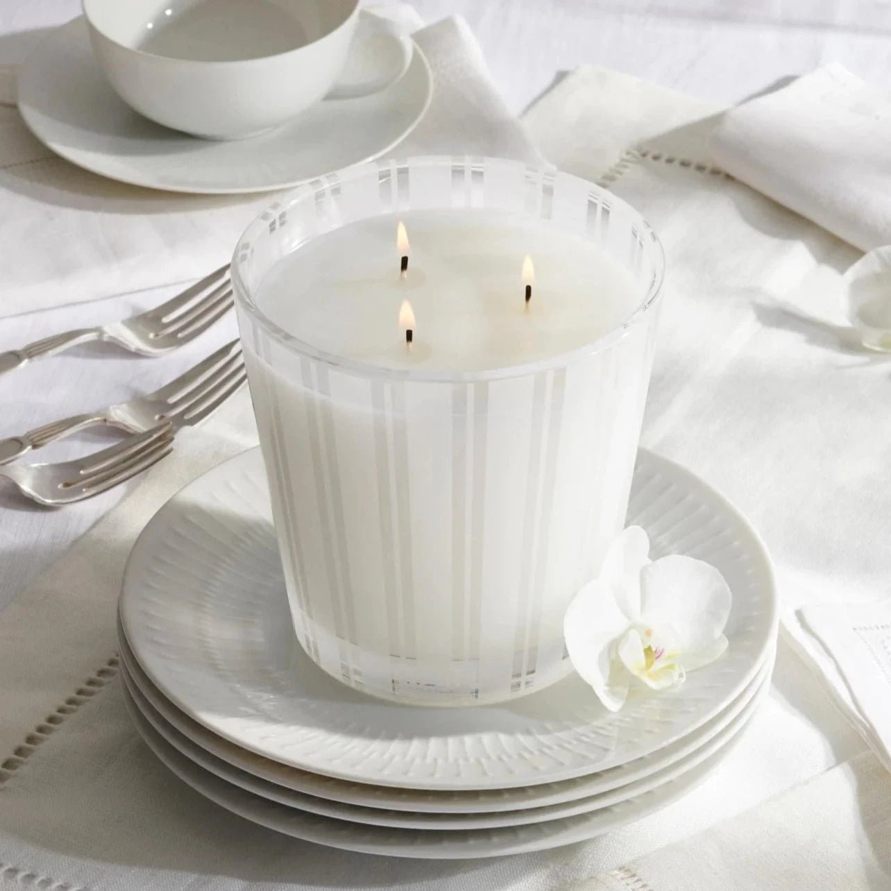 Nest Linen 3 Wick Candle