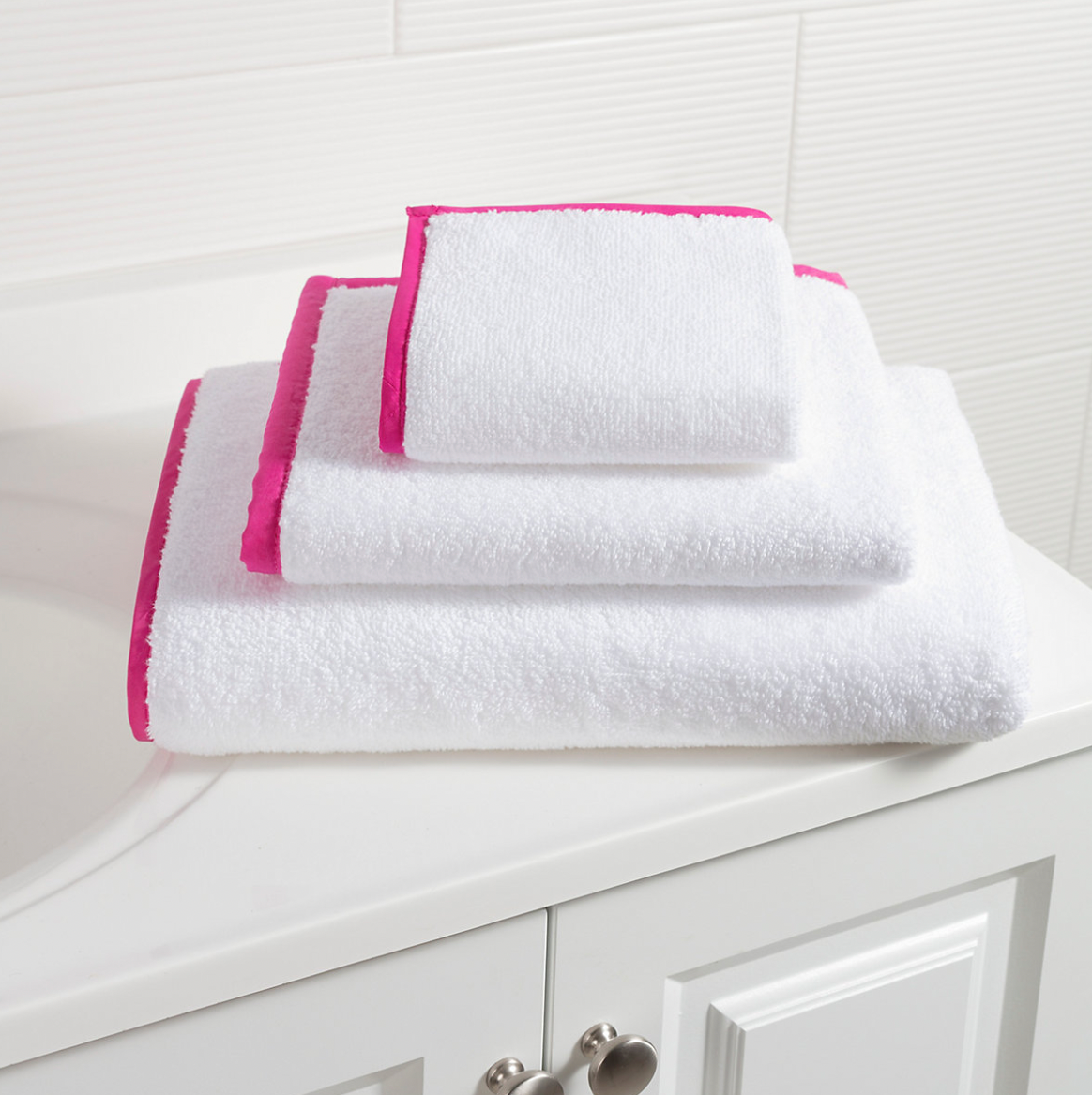Pine Cone Hill Signature Banded White/Fuchsia Towel
