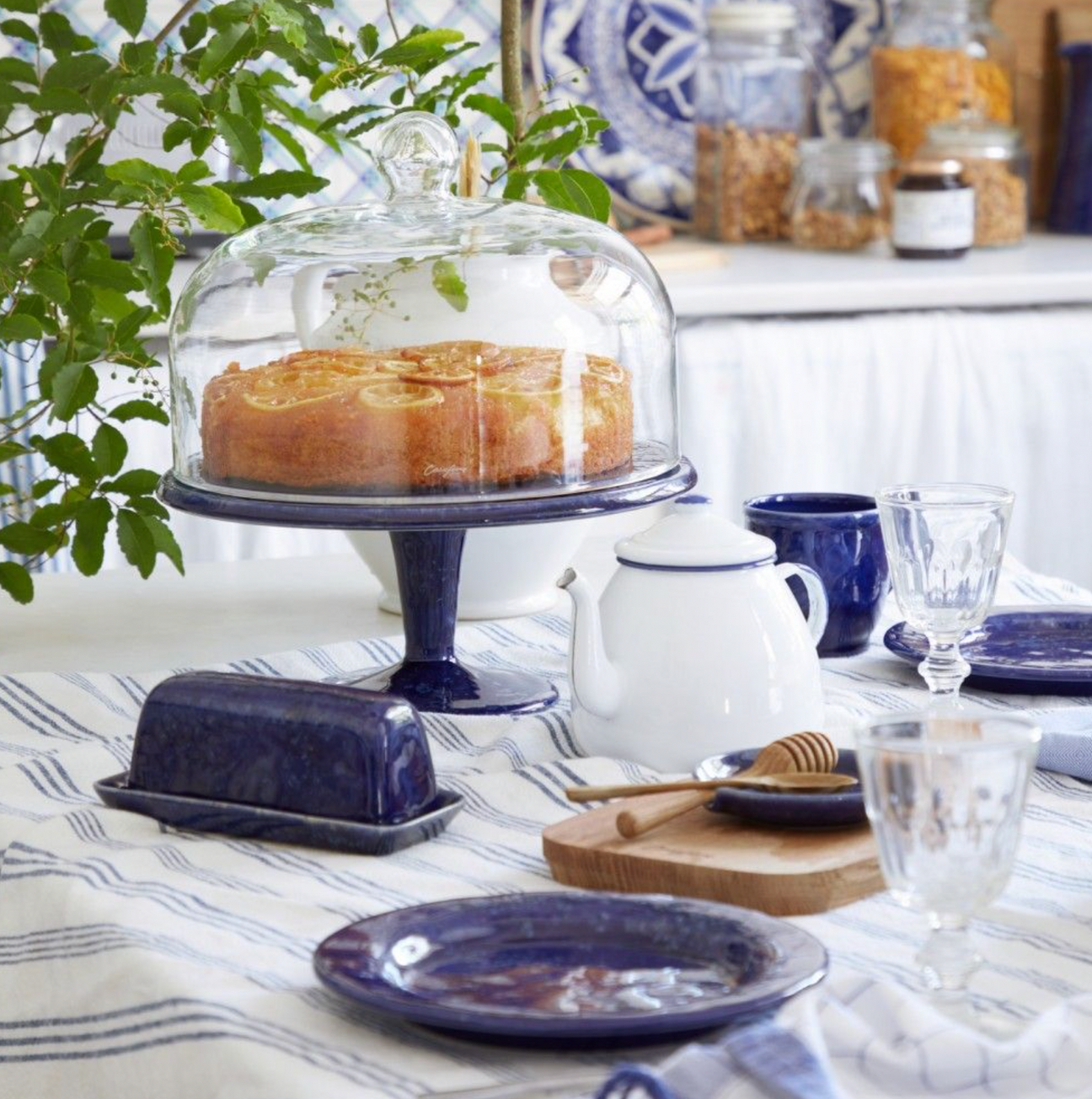 Casafina Abbey Footed Cake Plate
