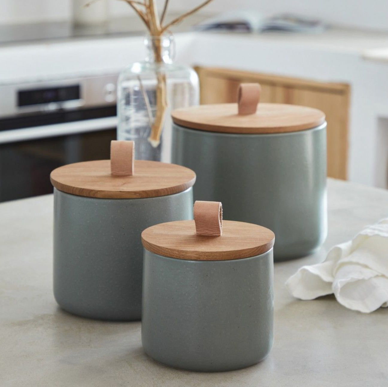 Casafina Pacifica Canister with Oak Lid, Artichoke
