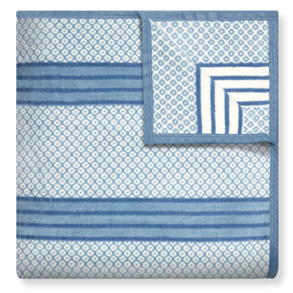 ChappyWrap Captain's Classic Blanket, Light Blue