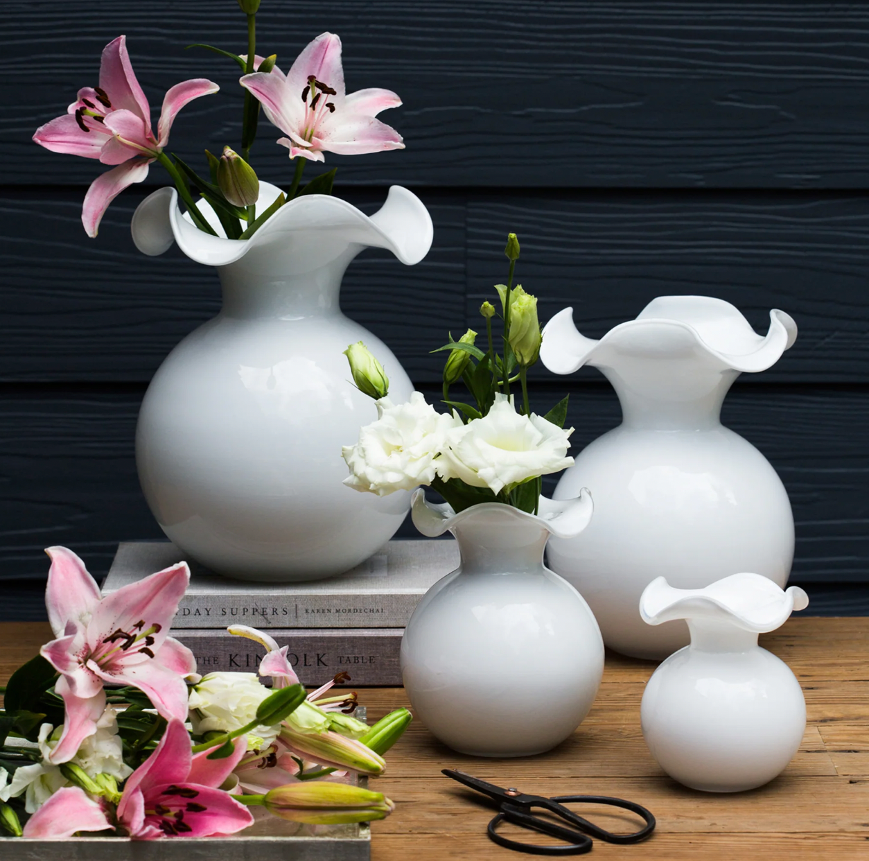 VIETRI Hibiscus Glass White Vase, Large