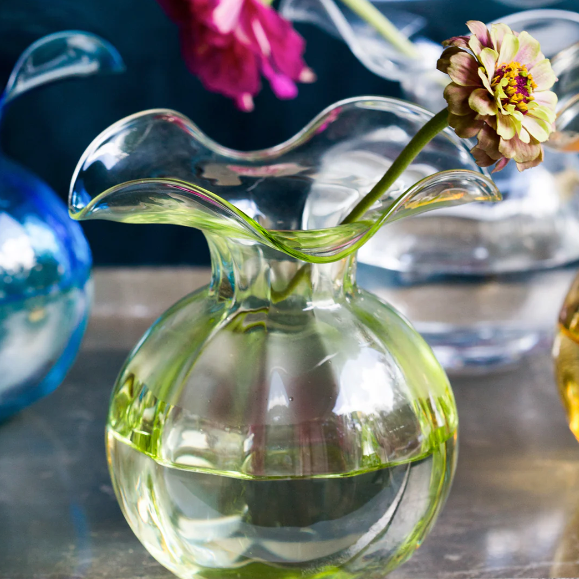 VIETRI Hibiscus Glass Green Bud Vase