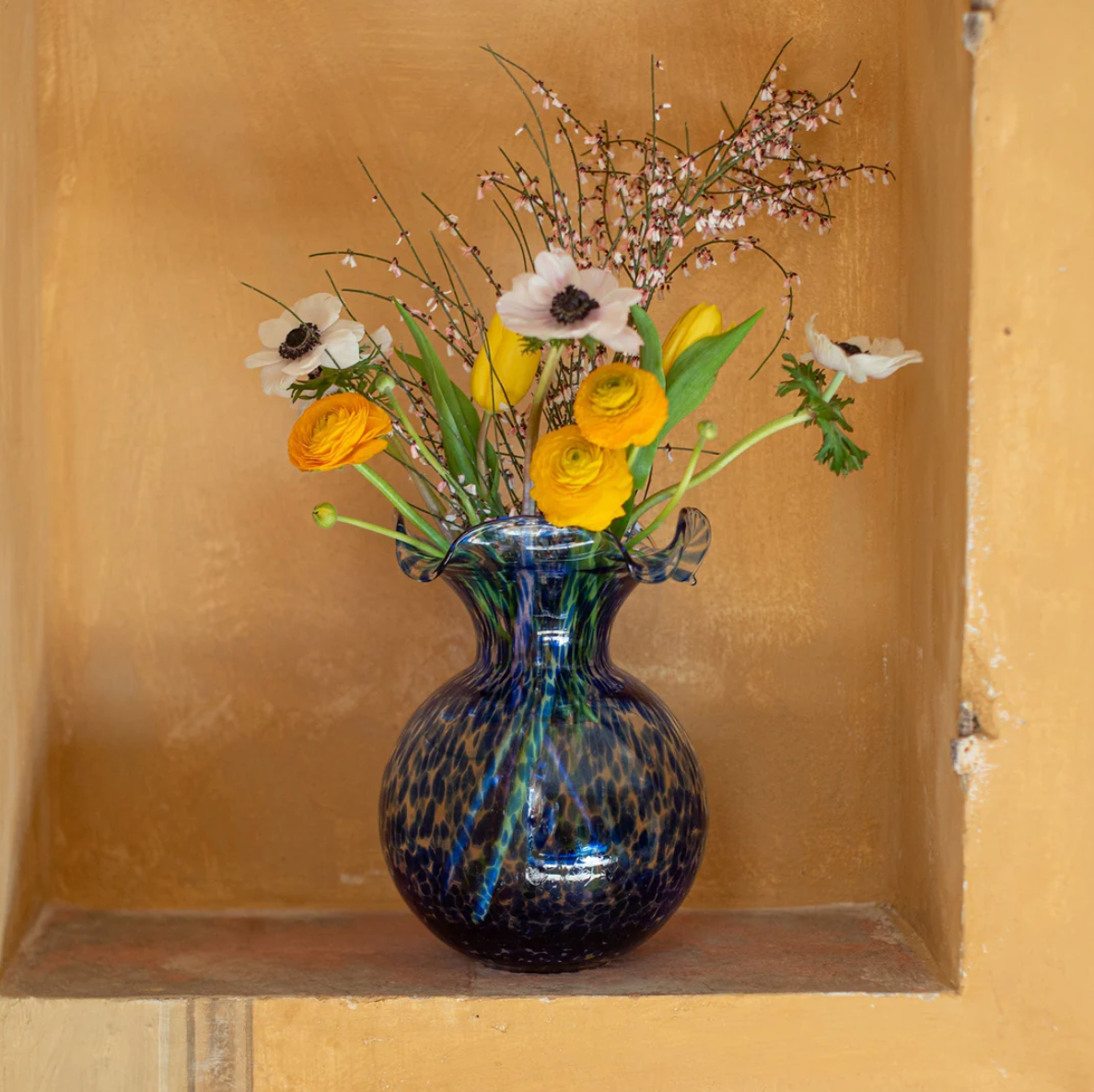 VIETRI Hibiscus Cobalt Tortoiseshell Vase, Small