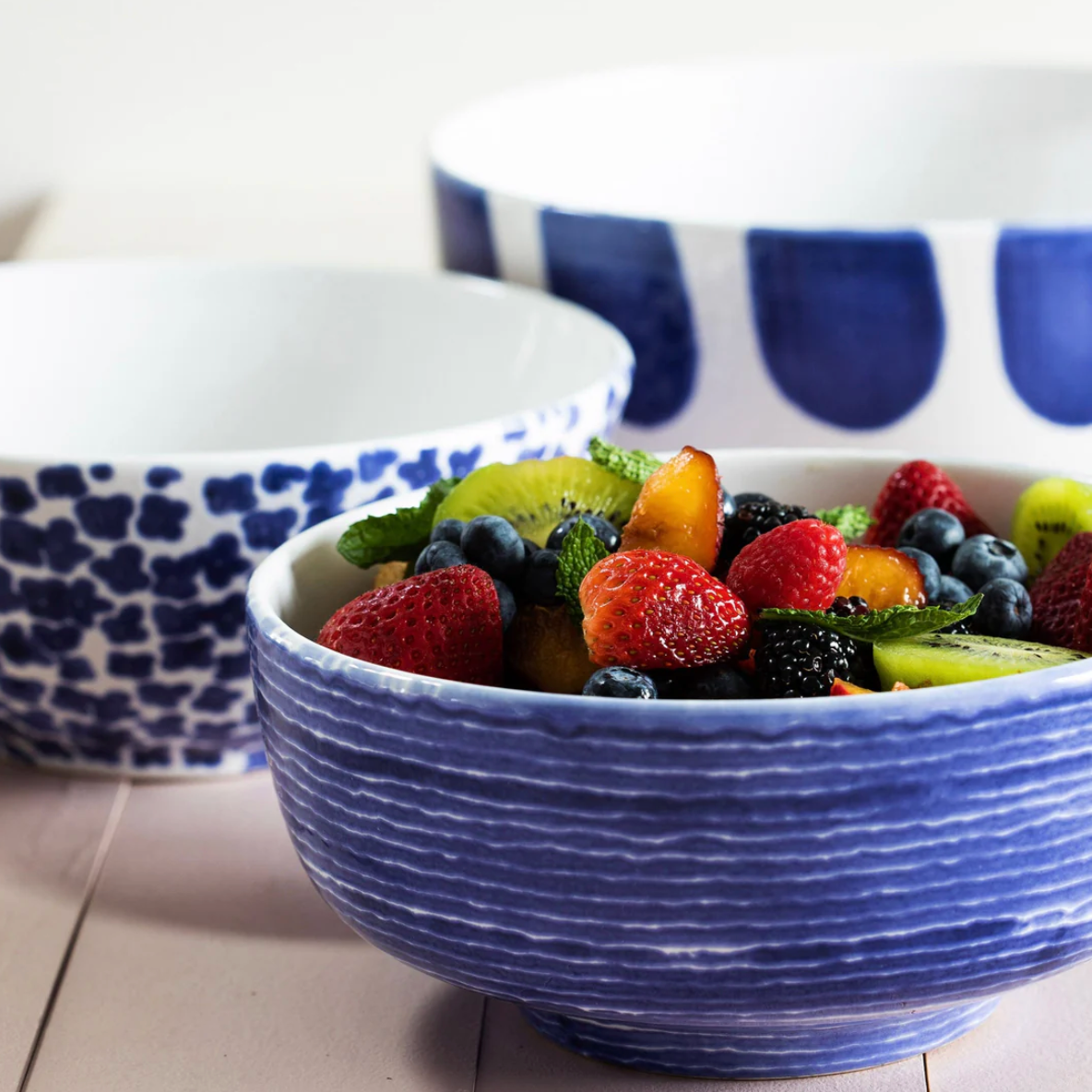 VIETRI Santorini Stripe Medium Footed Serving Bowl