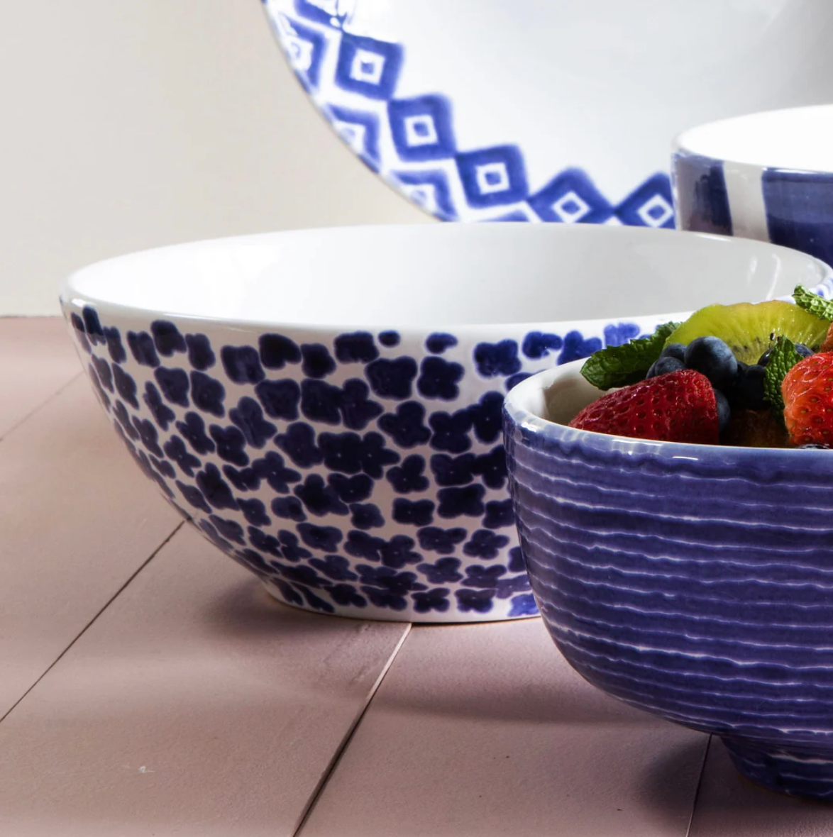VIETRI Santorini Flower Small Footed Serving Bowl