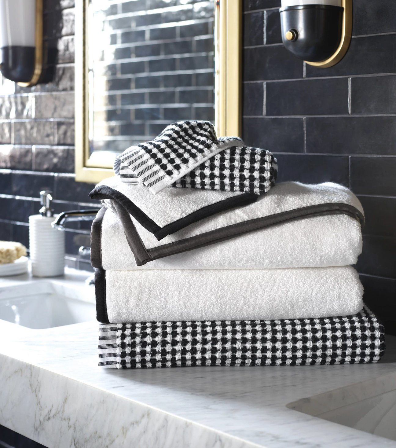 Pine Cone Hill Ceylon Black Towel
