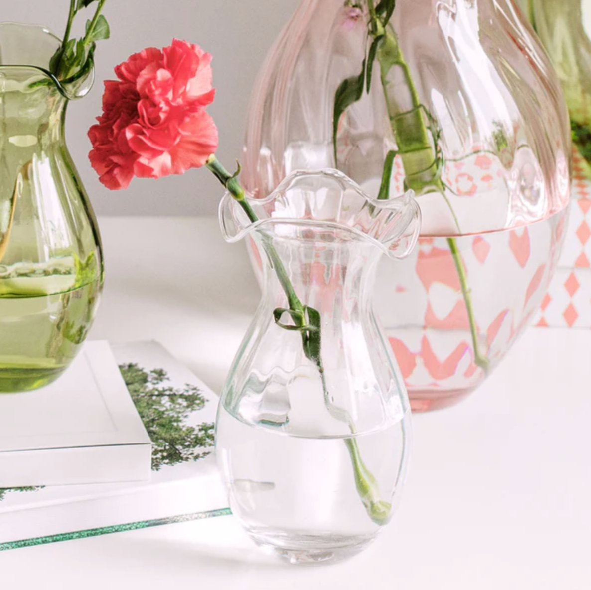 VIETRI Hibiscus Clear Vertical Fluted Vase, Small