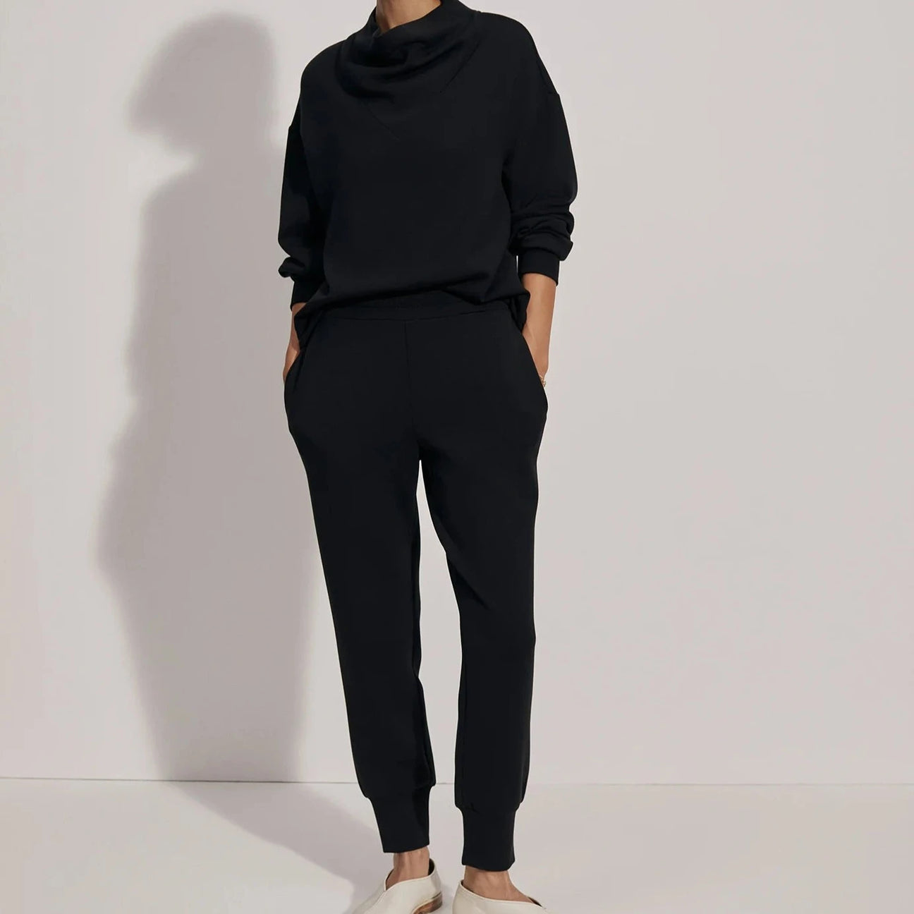 Varley Black Slim Cuff Pant 27.5"