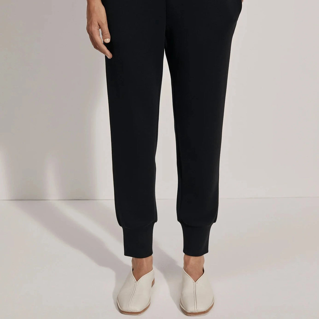 Varley Black Slim Cuff Pant 27.5"