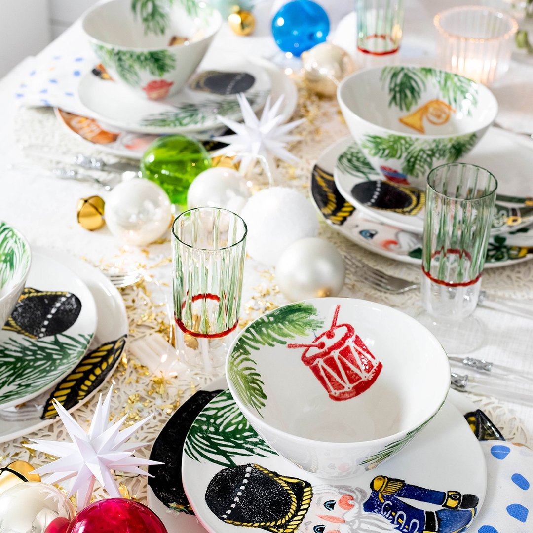 VIETRI Garland Champagne Glass